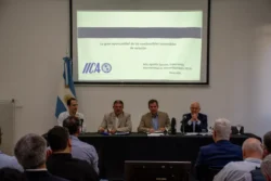 Agustin torroba en la Primera Jornada de SAF en Argentina