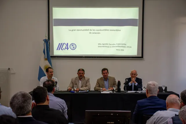 Agustin torroba en la Primera Jornada de SAF en Argentina